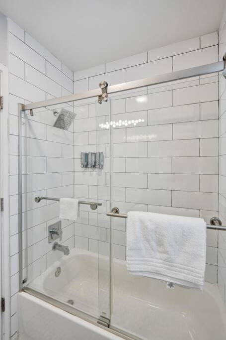 Apartamento By Olas Bl, Pool, Parking, Remodeled & *